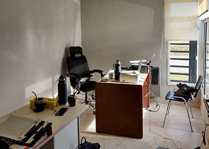 Detalle de distribución y ambiente de trabajo en Coworking Flexible